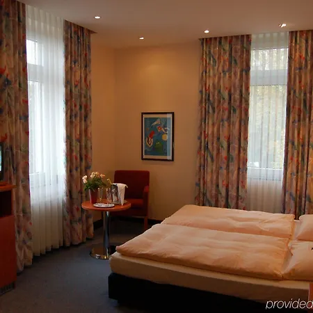 Astoria 3*